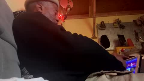 Snapshot of adick_ting chatting on February 8, 6:12 pm adick_ting online show from February 8, 6:12 pm