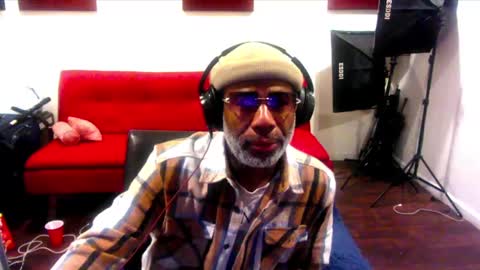 Snapshot of adick_ting chatting on March 8, 9:46 am adick_ting online show from March 8, 9:46 am