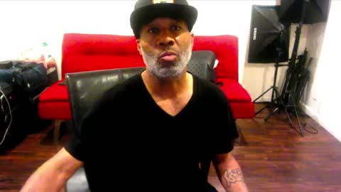 Snapshot of adick_ting chatting on December 27, 7:14 pm adick_ting online show from December 27, 7:14 pm