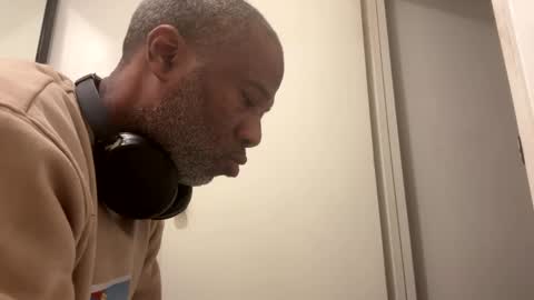 Snapshot of adick_ting chatting on February 7, 11:23 am adick_ting online show from February 7, 11:23 am
