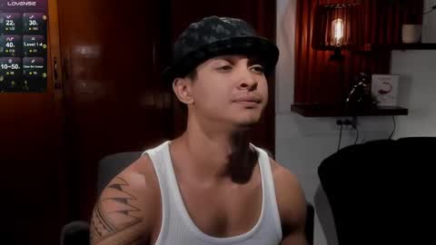Snapshot of adonis_dlh chatting on December 7, 2:31 am Adonis online show from December 7, 2:31 am
