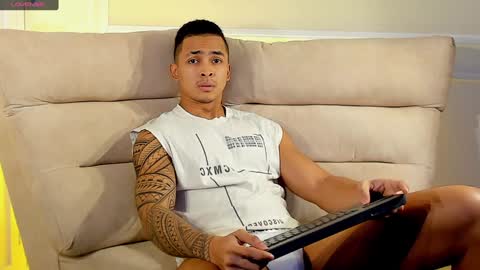 Snapshot of adonis_dlh chatting on December 13, 5:16 am Adonis online show from December 13, 5:16 am