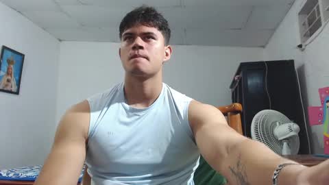 Snapshot of adonis_walkerx chatting on February 8, 1:22 pm adonis_walkerx online show from February 8, 1:22 pm