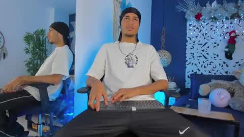 adonis_wb online show from December 3, 10:27 pm