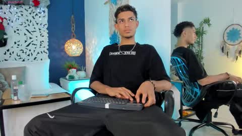 adonis_wb online show from December 17, 4:09 am