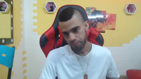 adri_sexboy online show from December 10, 1:00 pm
