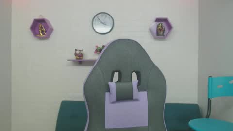 adri_sexboy online show from January 24, 12:31 pm