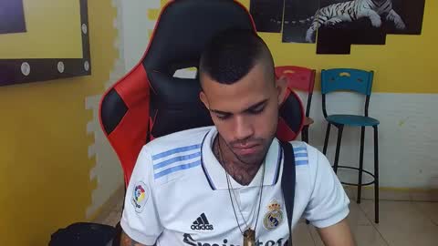 adri_sexboy online show from February 22, 12:29 pm