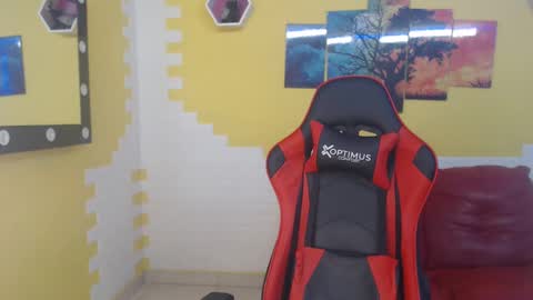 adri_sexboy online show from December 4, 2:15 pm