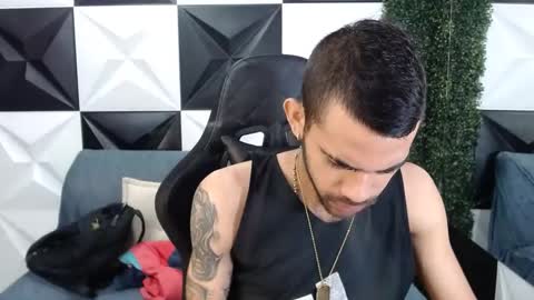 adri_sexboy online show from January 14, 12:35 pm