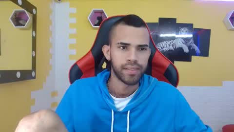 adri_sexboy online show from March 8, 12:39 pm