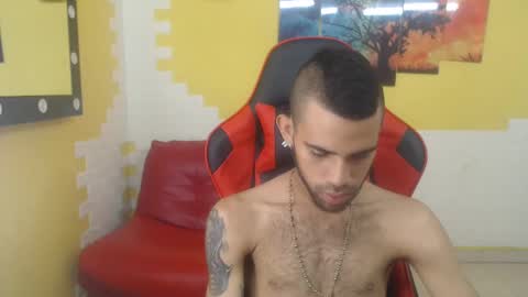 adri_sexboy online show from December 5, 12:44 pm