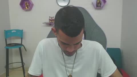 adri_sexboy online show from January 27, 5:37 pm