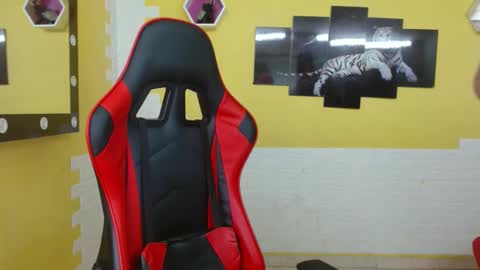 adri_sexboy online show from January 30, 12:37 pm