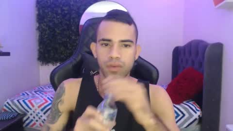adri_sexboy online show from January 4, 12:49 pm