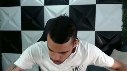 adri_sexboy online show from January 10, 12:15 pm