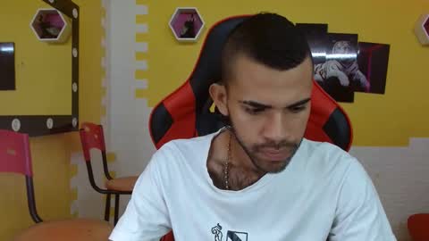 adri_sexboy online show from February 27, 12:13 pm
