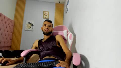 adri_sexboy229 online show from September 25, 2:10 am