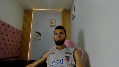 adri_sexboy229 online show from October 7, 7:45 am