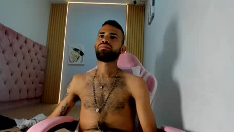 adri_sexboy229 online show from September 26, 2:20 am