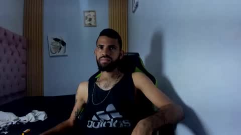 adri_sexboy229 online show from October 4, 7:57 am