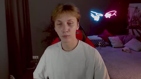 Adrian online show from December 7, 4:36 pm