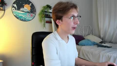 Adrian online show from December 3, 7:44 pm