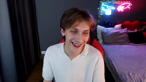 Adrian online show from December 15, 4:04 pm