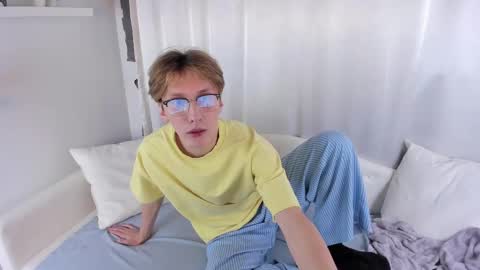 Adrian online show from December 4, 4:16 pm