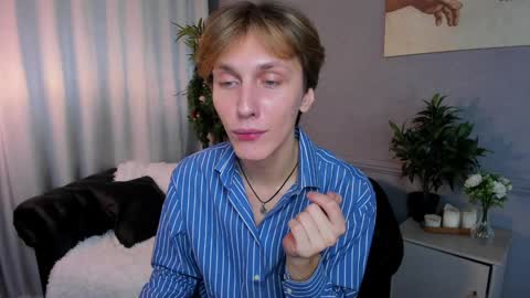 Adrian online show from December 17, 3:49 pm