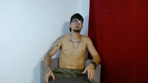 adrian_harlow online show from October 5, 7:18 pm