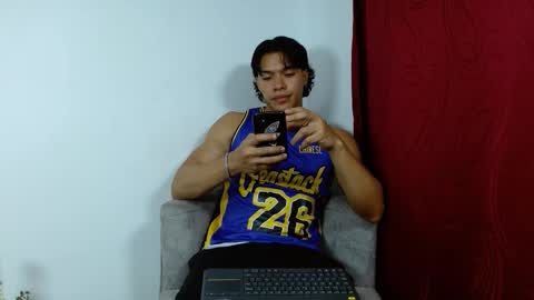 adriel_escalante online show from October 3, 1:43 am
