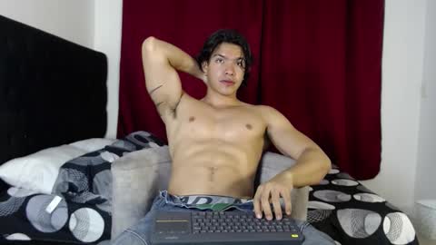 adriel_escalante online show from January 10, 4:17 am