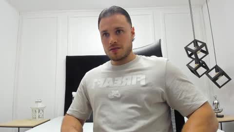 Adrein Roche online show from October 15, 10:50 pm