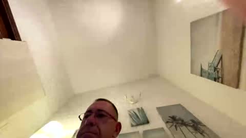 agroller online show from April 5, 8:05 pm