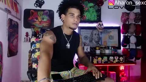 Aharon  Zamora online show from October 28, 4:04 am