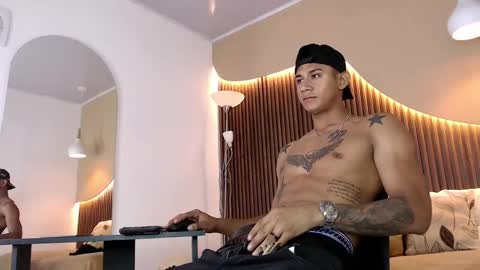 Aiden online show from October 2, 1:37 pm