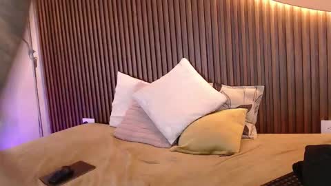 Aiden online show from October 23, 2:20 pm