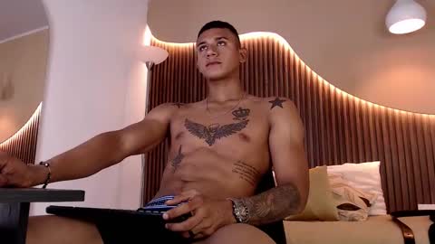 Aiden online show from October 19, 6:44 pm