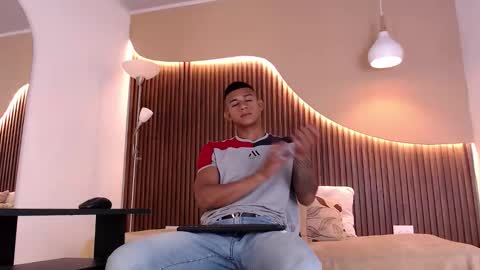 Aiden online show from November 9, 1:37 pm