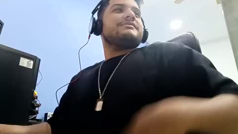 Snapshot of aj_cooper90_ chatting on December 30, 5:04 am Esteban online show from December 30, 5:04 am