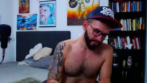 akiles online show from October 30, 12:02 am