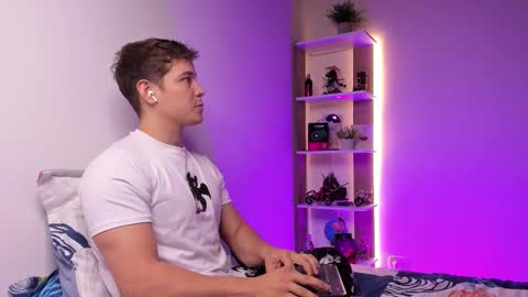 Alan Hadid online show from November 7, 8:23 pm