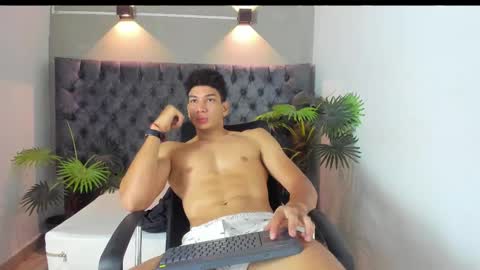 Snapshot of alan_redinger chatting on September 24, 2:15 pm Alan online show from September 24, 2:15 pm