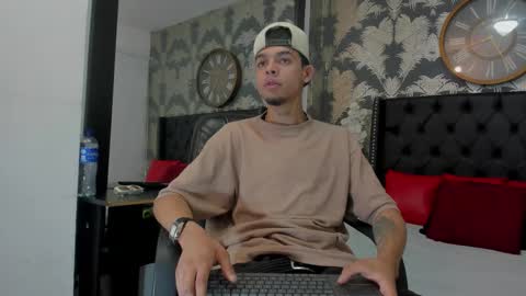 alan_smithy online show from September 25, 7:24 pm
