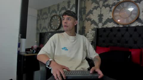alan_smithy online show from October 6, 7:29 pm