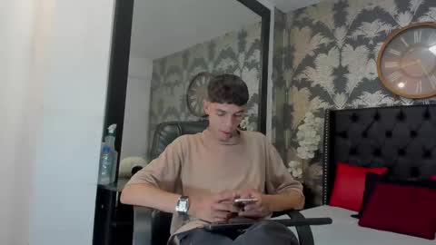 alan_smithy online show from October 3, 9:09 pm
