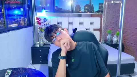 ALAN DEL REY online show from December 5, 4:30 am