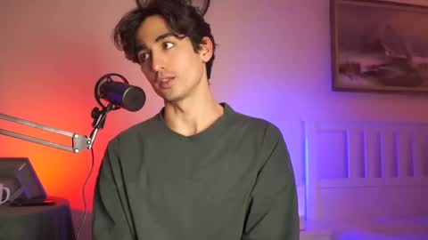 idenavarre online show from January 13, 9:52 pm