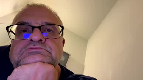 alankrieski1174 online show from October 19, 3:22 am